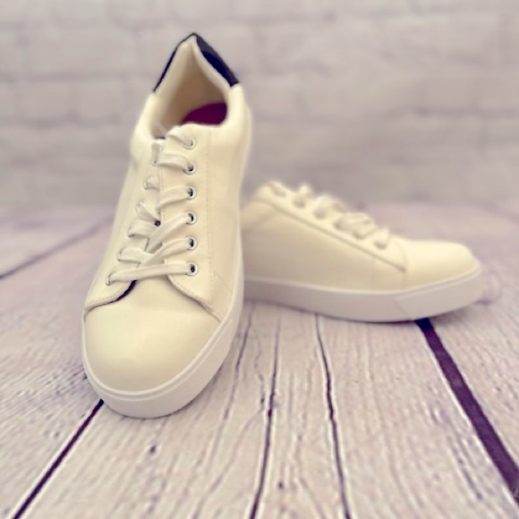 torrid Shoes - Torrid White Low Top Laced Up Sneakers Size 8.5 WW